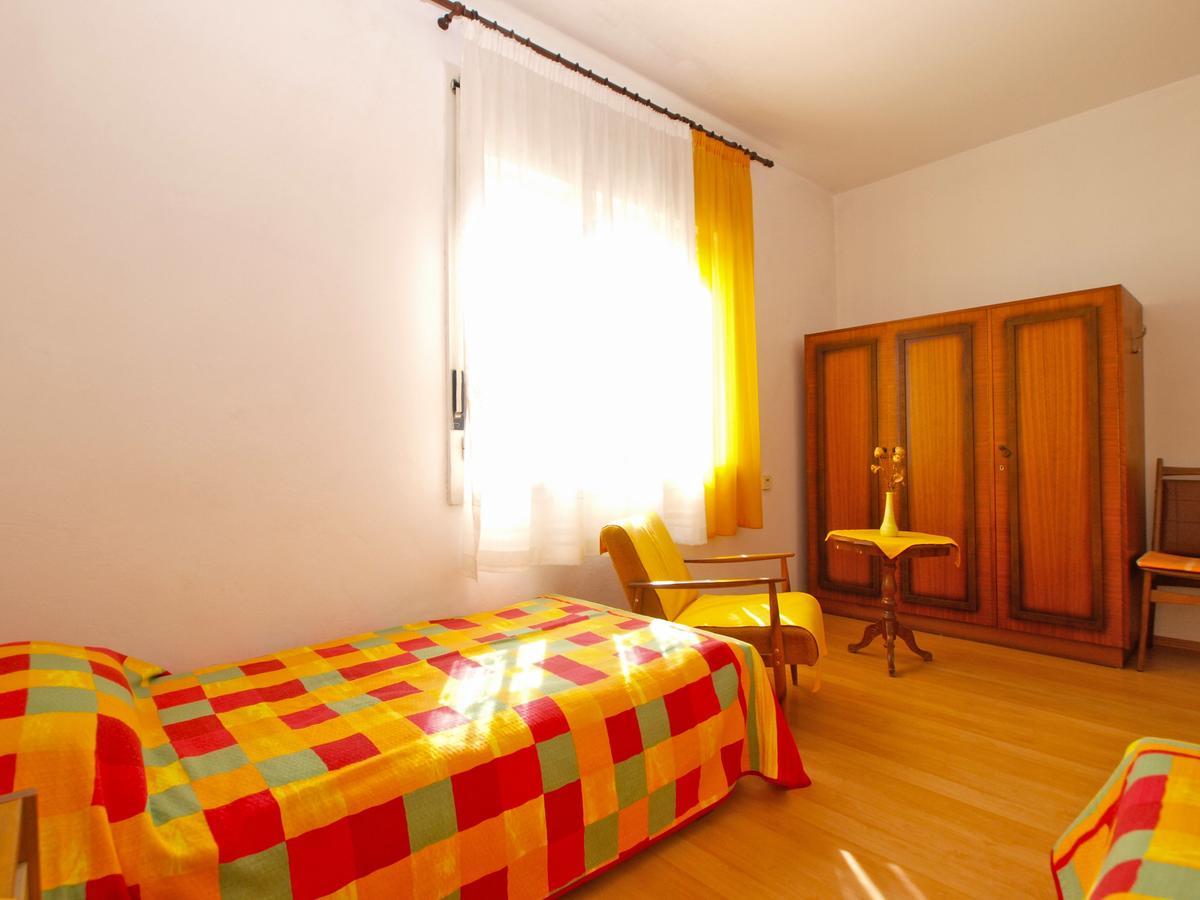 Apartments Mirela 1554 Pula Luaran gambar