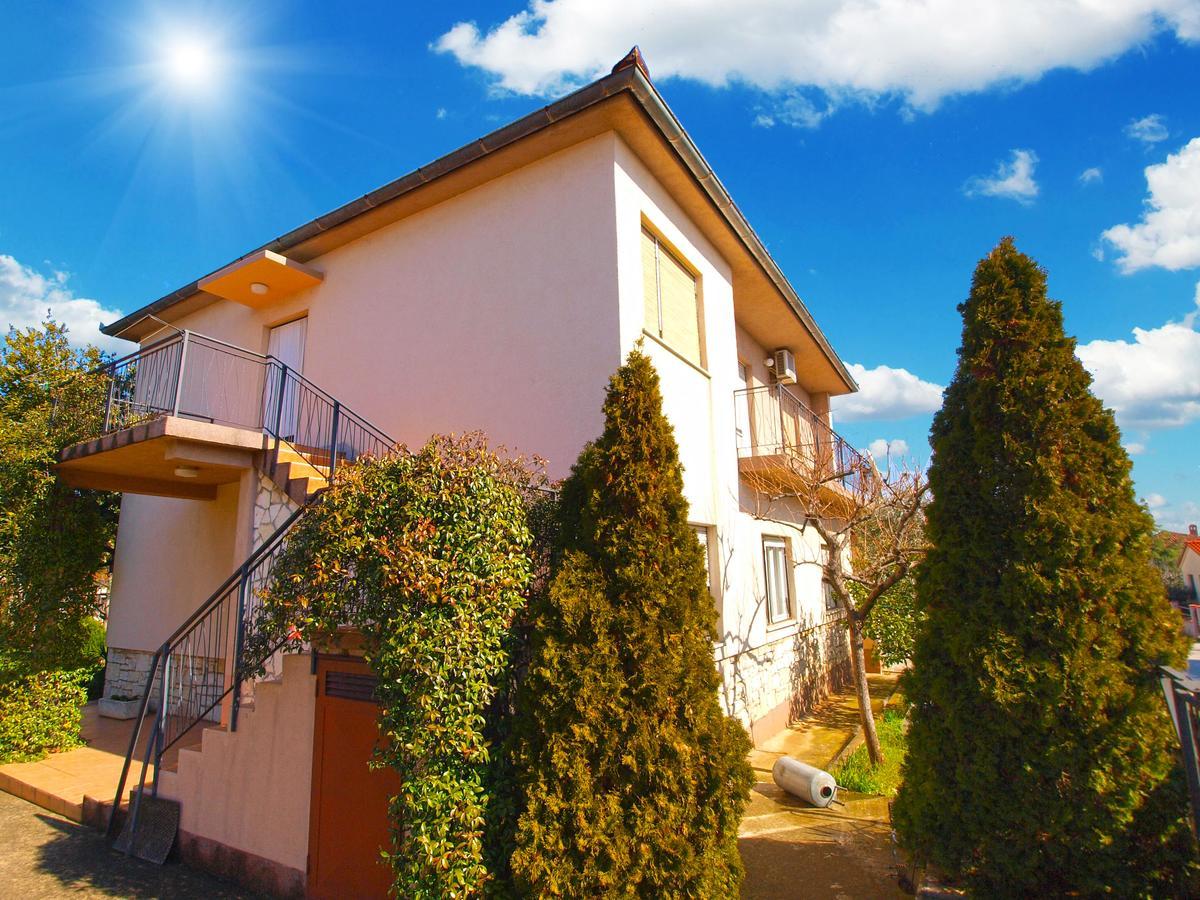 Apartments Mirela 1554 Pula Luaran gambar