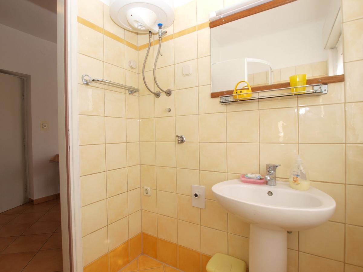 Apartments Mirela 1554 Pula Luaran gambar