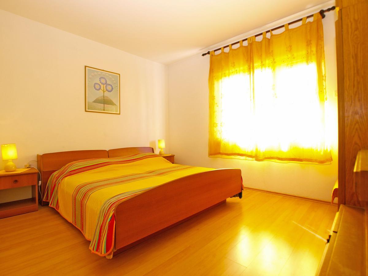 Apartments Mirela 1554 Pula Luaran gambar