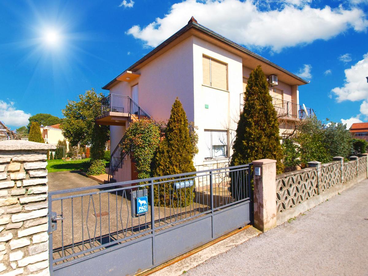 Apartments Mirela 1554 Pula Luaran gambar