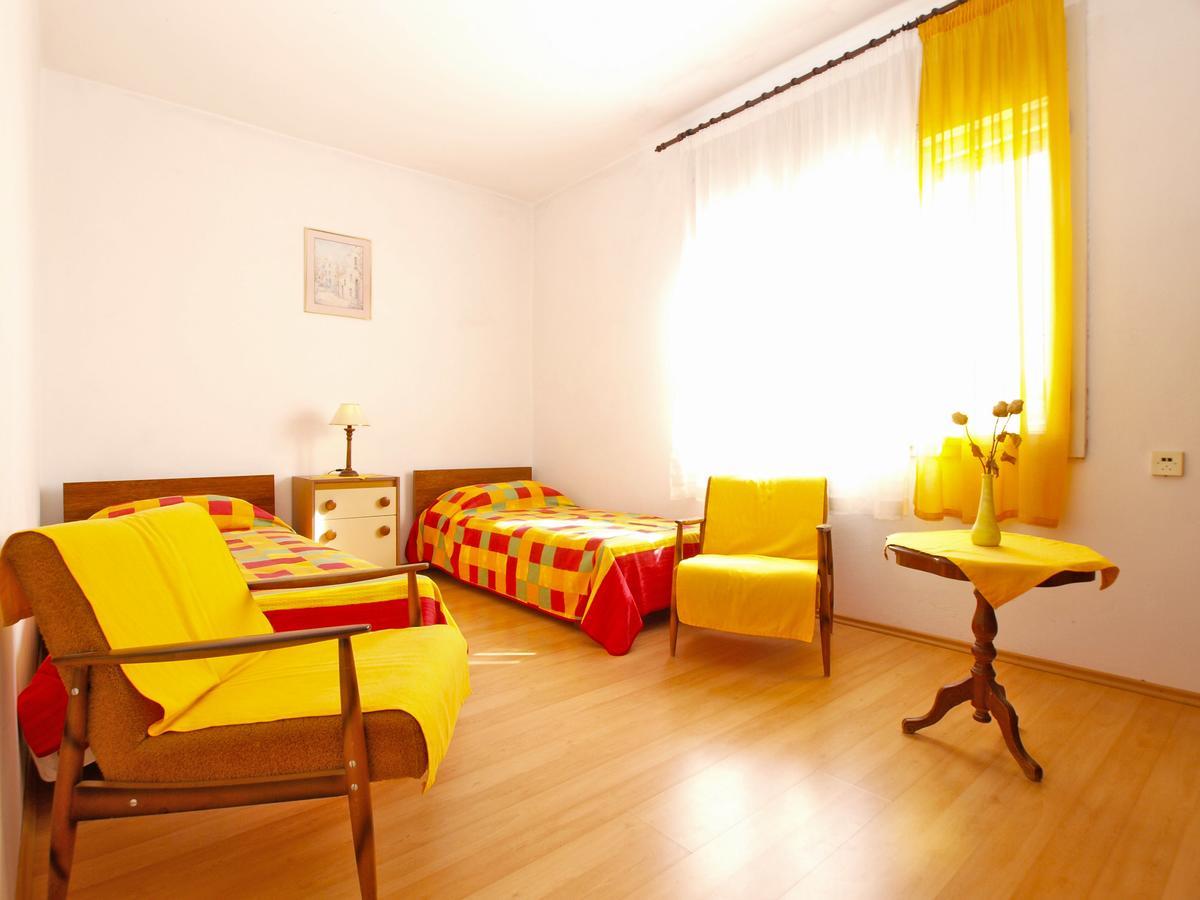 Apartments Mirela 1554 Pula Luaran gambar