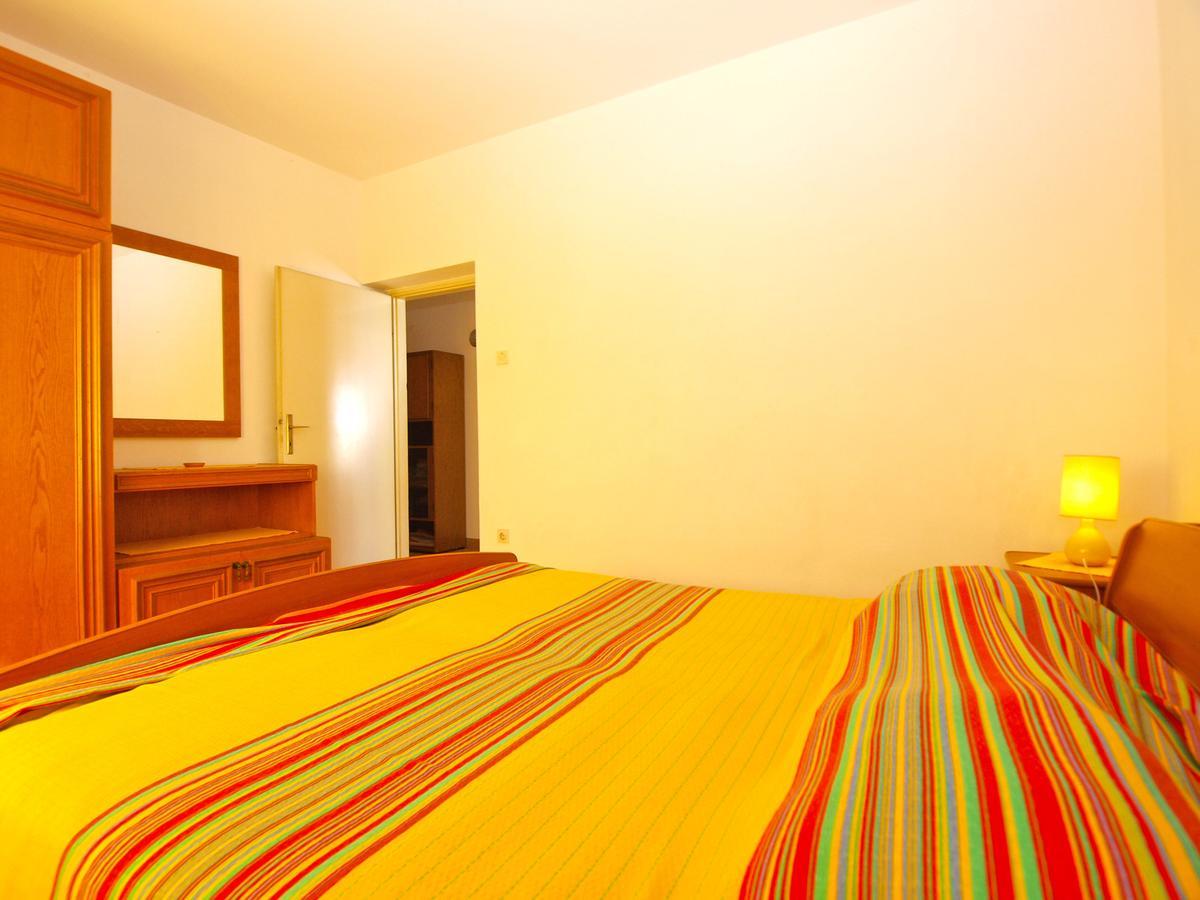 Apartments Mirela 1554 Pula Luaran gambar
